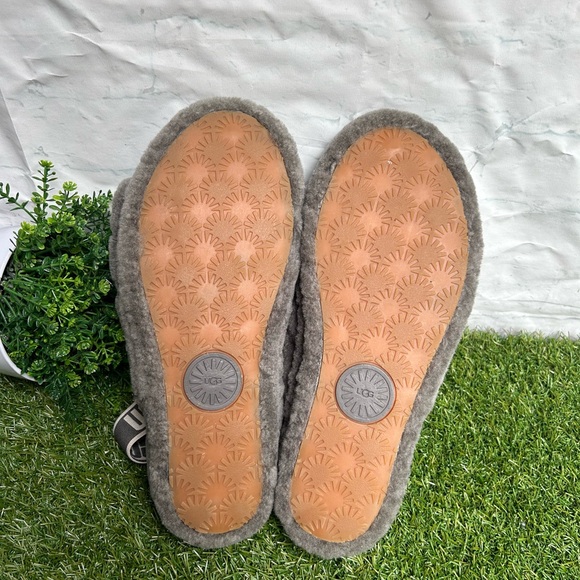- UGG🔴Fluff yeah grey slippers 9 - Picture 13 of 13